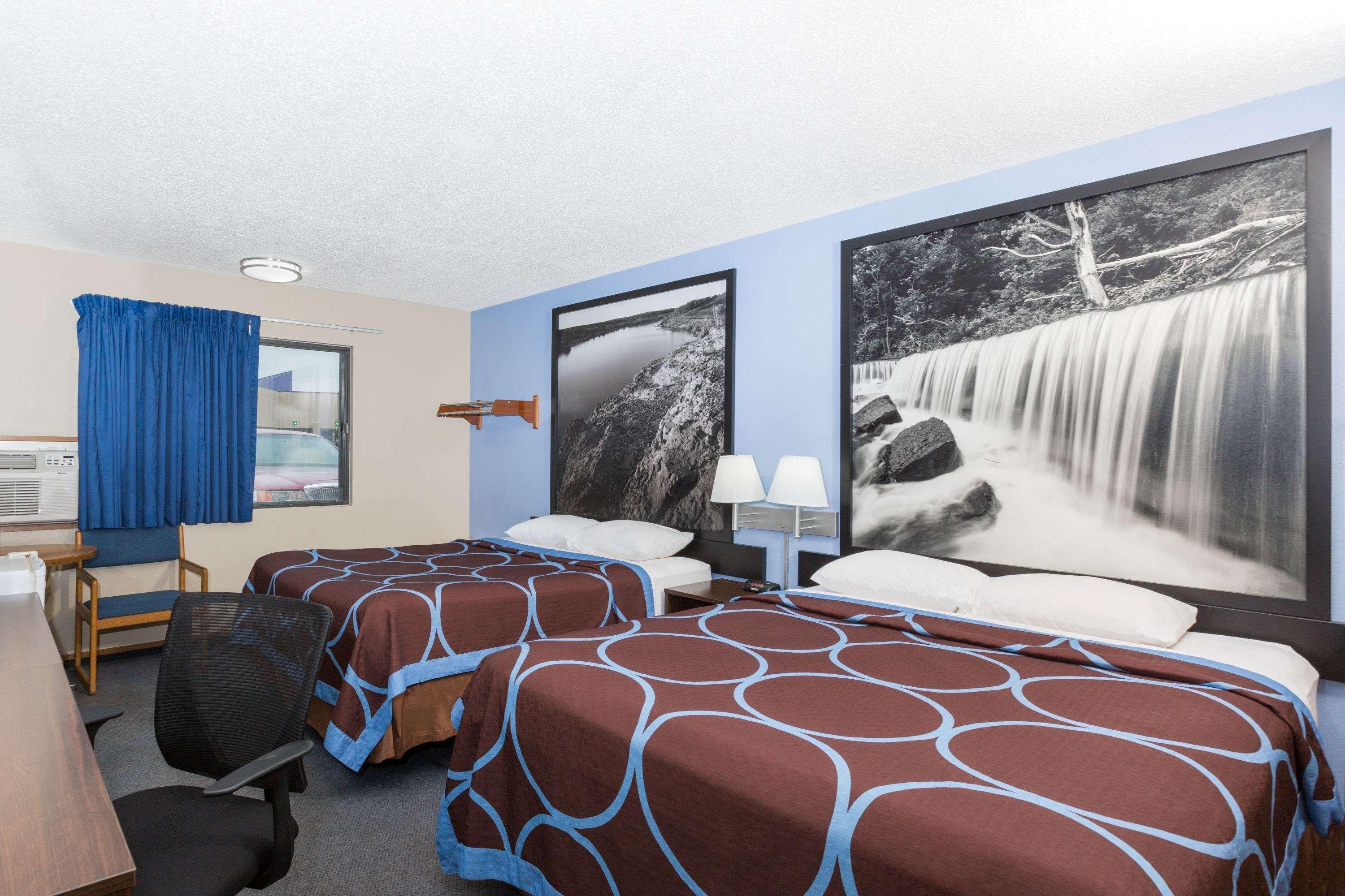 Super 8 By Wyndham Manhattan Ks Экстерьер фото