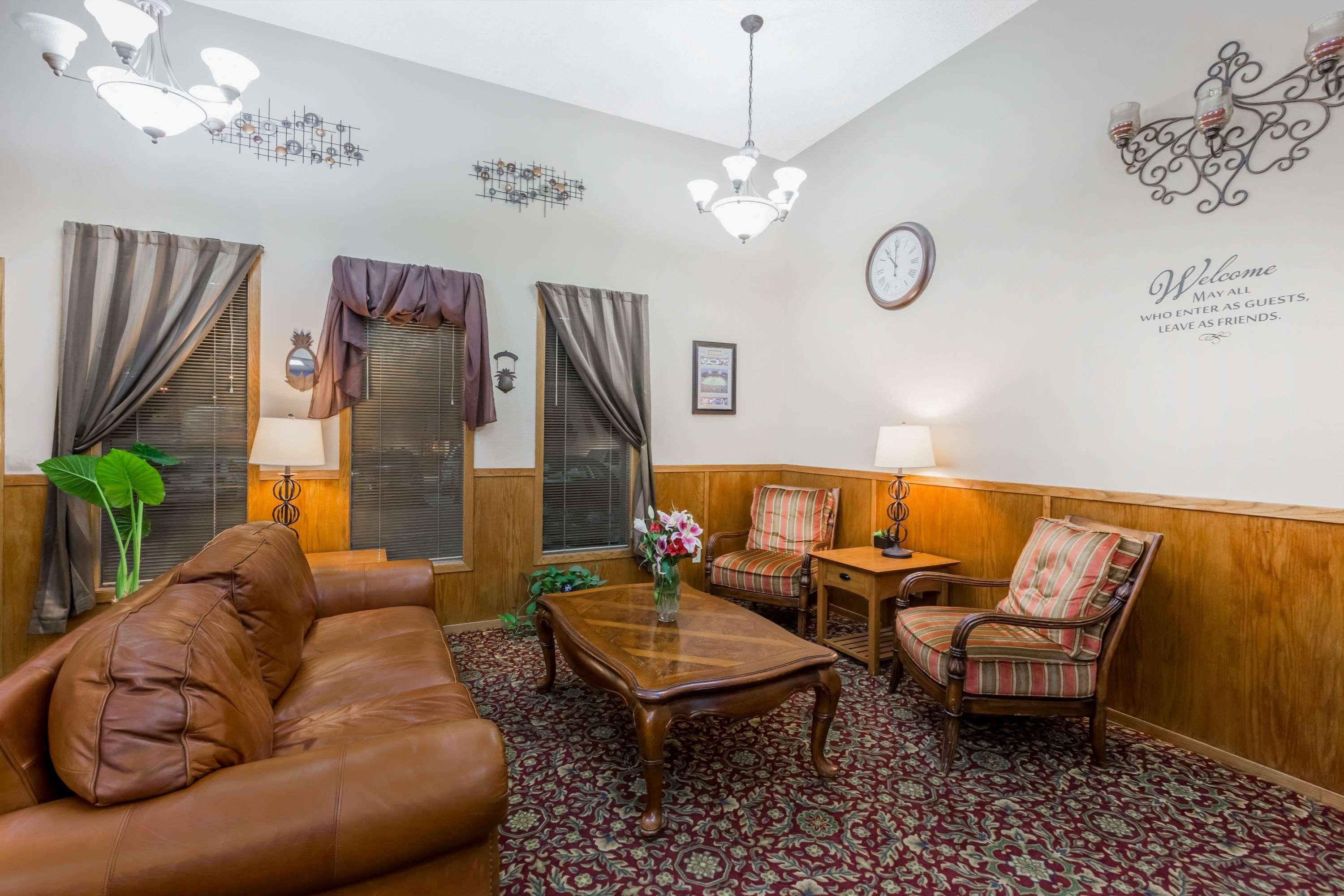 Super 8 By Wyndham Manhattan Ks Экстерьер фото