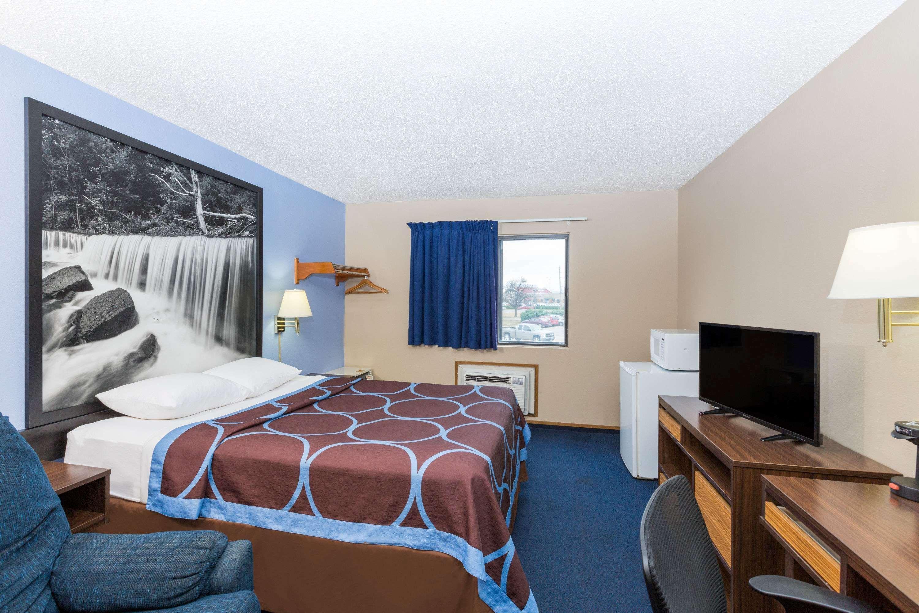 Super 8 By Wyndham Manhattan Ks Экстерьер фото